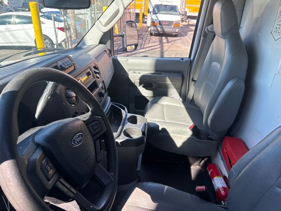 Light Duty Box Truck-Light and Medium Duty Trucks-Ford-2022-E350-Jamaica-NY-116,432\n\t\tmiles-$ 28,000 - Image 18
