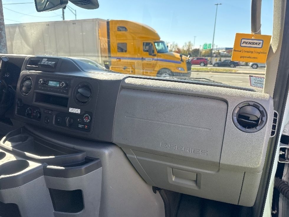 Light Duty Box Truck-Light and Medium Duty Trucks-Ford-2022-E350-Jamaica-NY-116,432\n\t\tmiles-$ 28,000 - Image 20