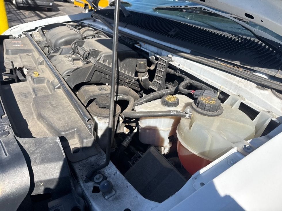 Light Duty Box Truck-Light and Medium Duty Trucks-Ford-2022-E350-Jamaica-NY-116,432\n\t\tmiles-$ 28,000 - Image 23