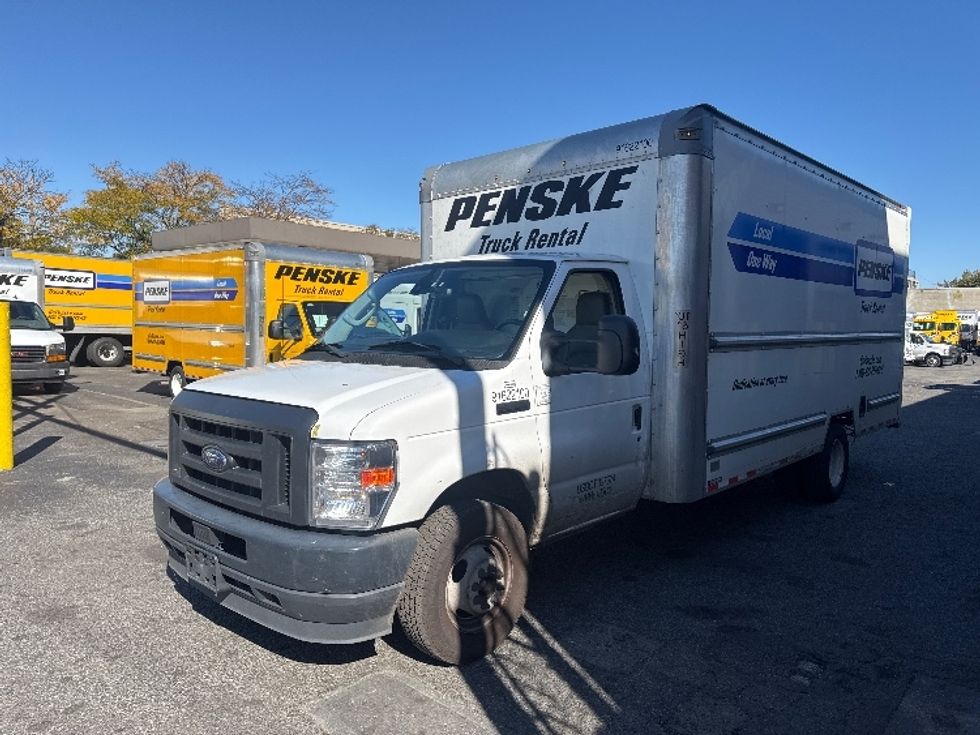 Light Duty Box Truck-Light and Medium Duty Trucks-Ford-2022-E350-Jamaica-NY-116,432\n\t\tmiles-$ 28,000 - Image 3