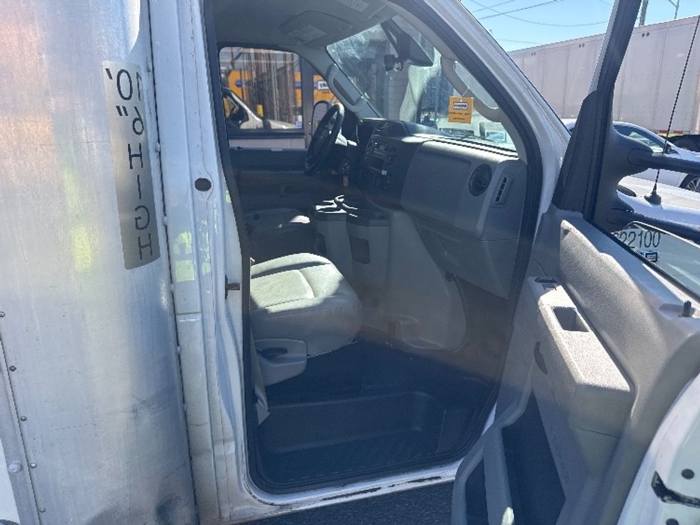 Light Duty Box Truck-Light and Medium Duty Trucks-Ford-2022-E350-Jamaica-NY-123,264\n\t\tmiles-$ 27,250 - Image 19