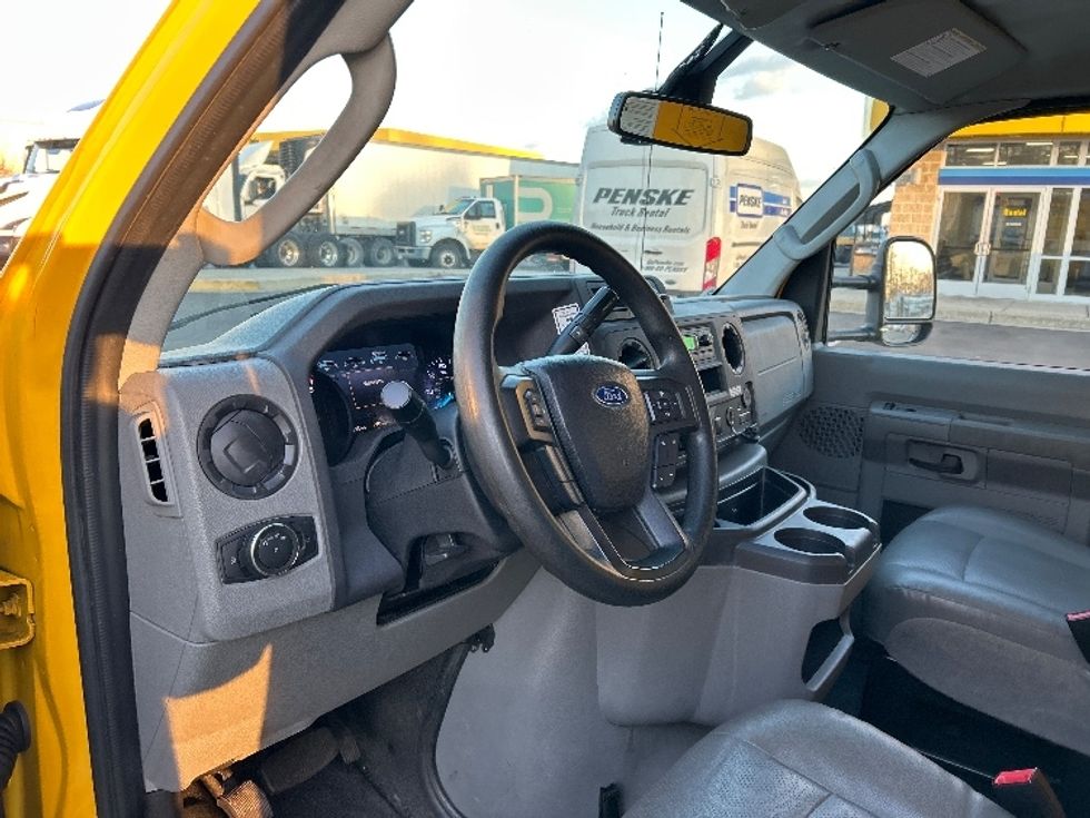 Light Duty Box Truck-Light and Medium Duty Trucks-Ford-2022-E350-Jessup-MD-99,850\n\t\tmiles-$ 27,250 - Image 17