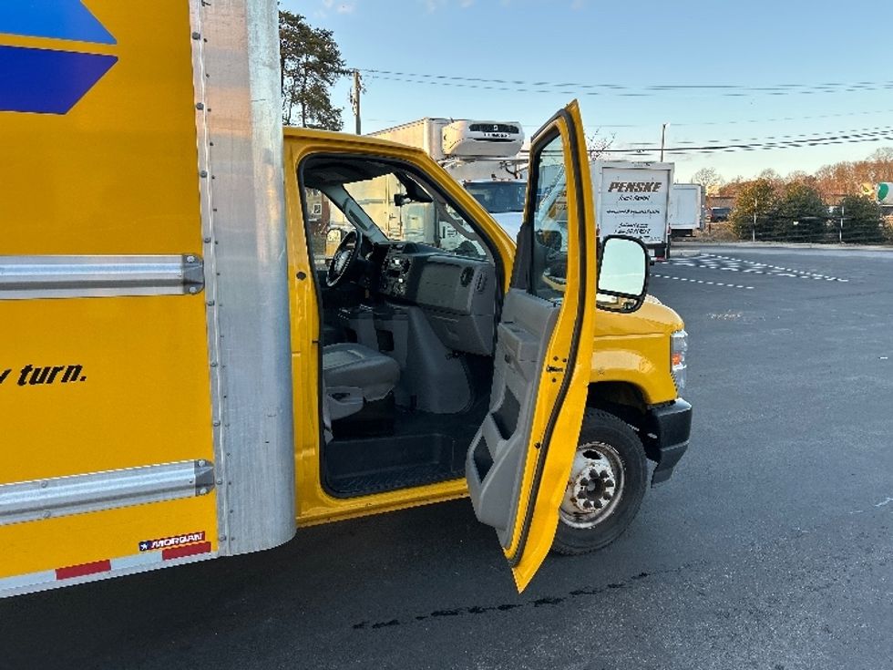 Light Duty Box Truck-Light and Medium Duty Trucks-Ford-2022-E350-Jessup-MD-99,850\n\t\tmiles-$ 27,250 - Image 20