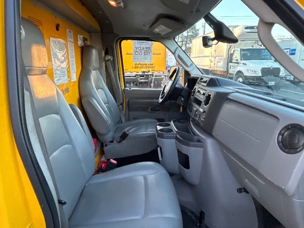 Light Duty Box Truck-Light and Medium Duty Trucks-Ford-2022-E350-Jessup-MD-99,850\n\t\tmiles-$ 27,250 - Image 22