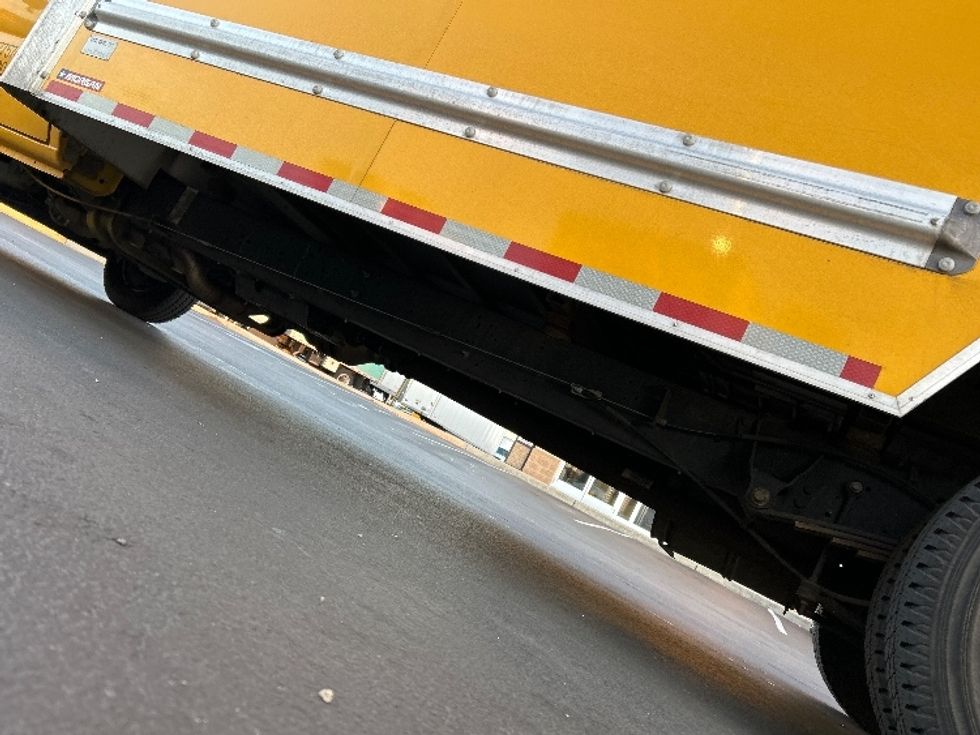 Light Duty Box Truck-Light and Medium Duty Trucks-Ford-2022-E350-Jessup-MD-99,850\n\t\tmiles-$ 27,250 - Image 5