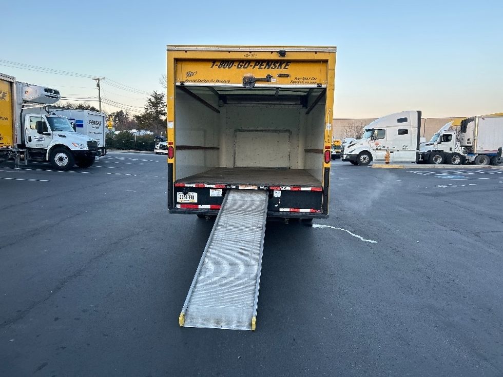 Light Duty Box Truck-Light and Medium Duty Trucks-Ford-2022-E350-Jessup-MD-99,850\n\t\tmiles-$ 27,250 - Image 9