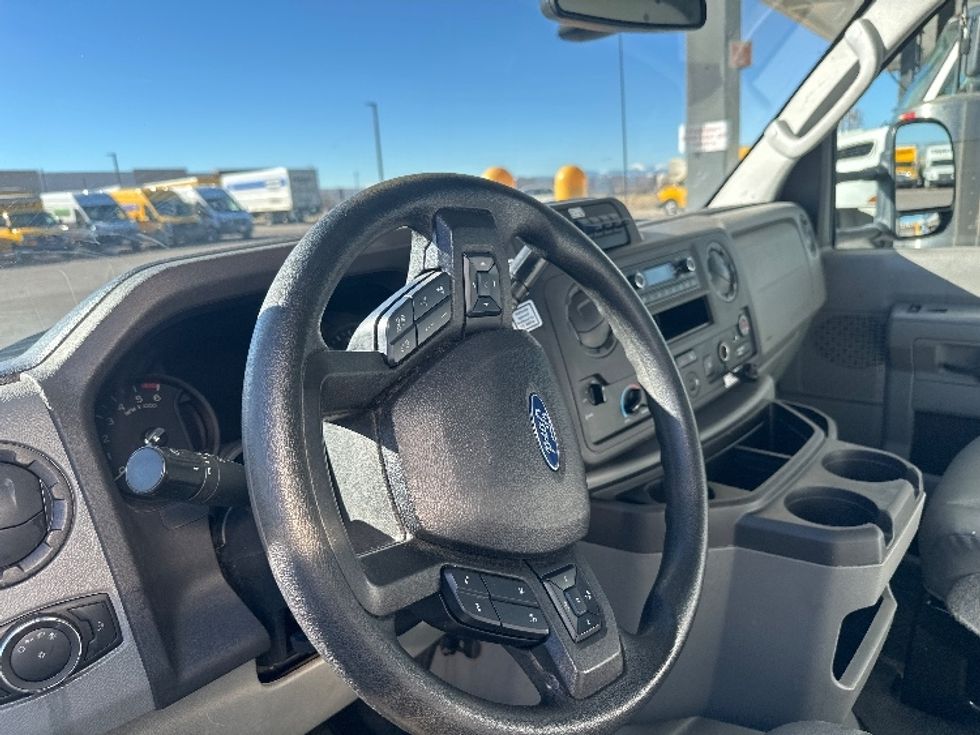 Light Duty Box Truck-Light and Medium Duty Trucks-Ford-2022-E350-Jurupa Valley-CA-90,906\n\t\tmiles-$ 31,000 - Image 17