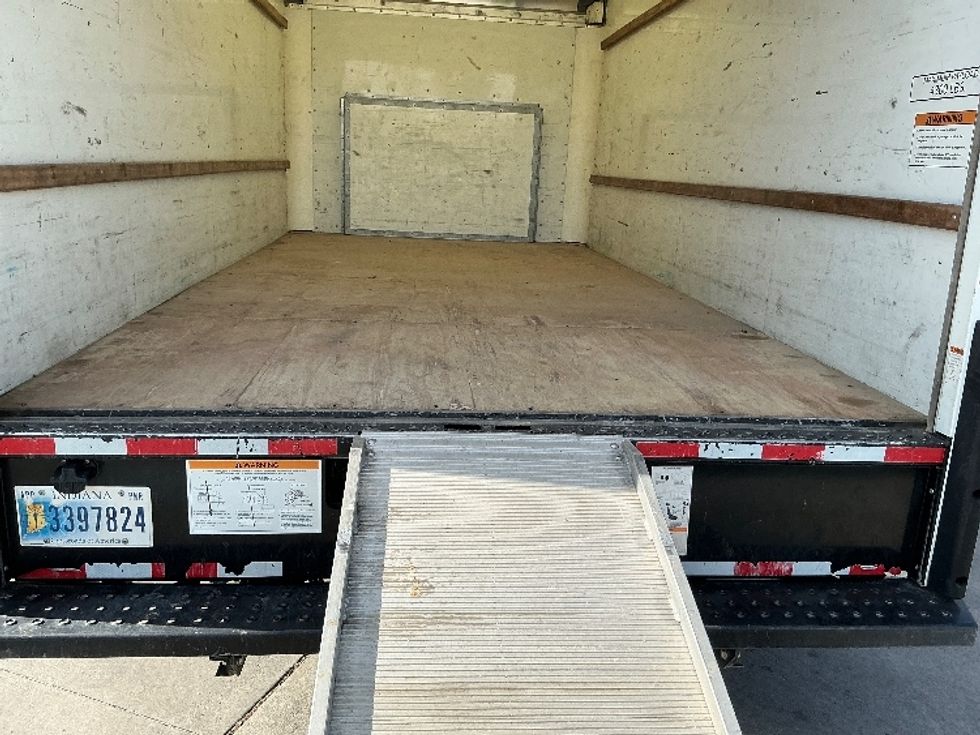 Light Duty Box Truck-Light and Medium Duty Trucks-Ford-2022-E350-Jurupa Valley-CA-95,084\n\t\tmiles-$ 32,250 - Image 10