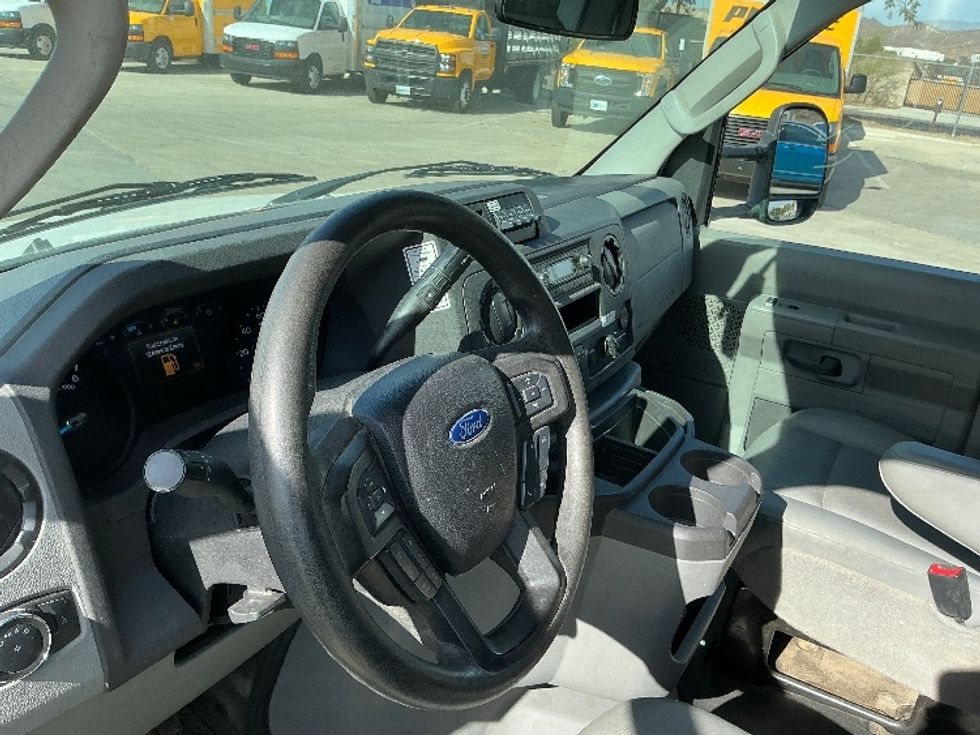 Light Duty Box Truck-Light and Medium Duty Trucks-Ford-2022-E350-Jurupa Valley-CA-95,084\n\t\tmiles-$ 32,250 - Image 17