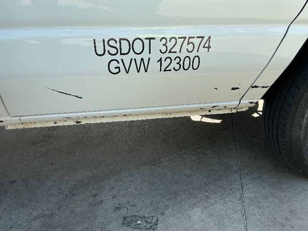 Light Duty Box Truck-Light and Medium Duty Trucks-Ford-2022-E350-Jurupa Valley-CA-95,084\n\t\tmiles-$ 32,250 - Image 27