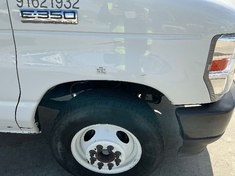 Light Duty Box Truck-Light and Medium Duty Trucks-Ford-2022-E350-Jurupa Valley-CA-95,084\n\t\tmiles-$ 32,250 - Image 28