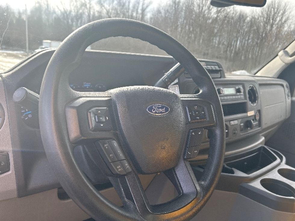 Light Duty Box Truck-Light and Medium Duty Trucks-Ford-2022-E350-Kalamazoo-MI-90,525\n\t\tmiles-$ 28,750 - Image 17
