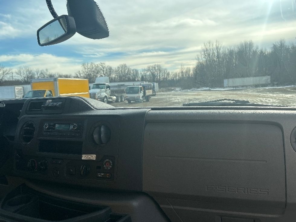 Light Duty Box Truck-Light and Medium Duty Trucks-Ford-2022-E350-Kalamazoo-MI-90,525\n\t\tmiles-$ 28,750 - Image 21