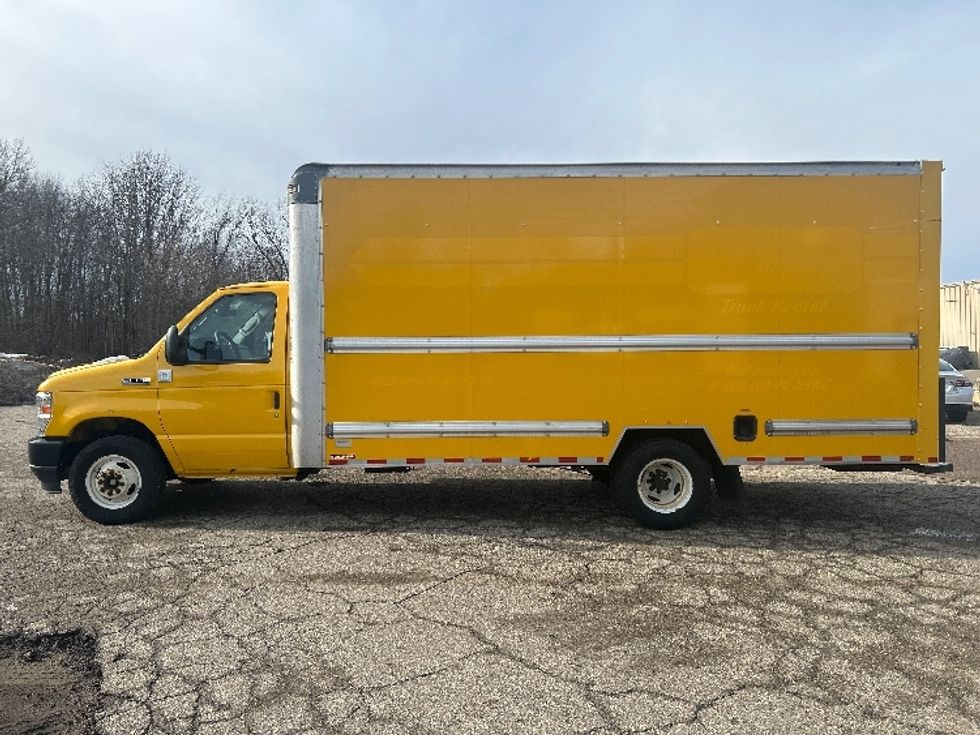 Light Duty Box Truck-Light and Medium Duty Trucks-Ford-2022-E350-Kalamazoo-MI-90,525\n\t\tmiles-$ 28,750 - Image 4