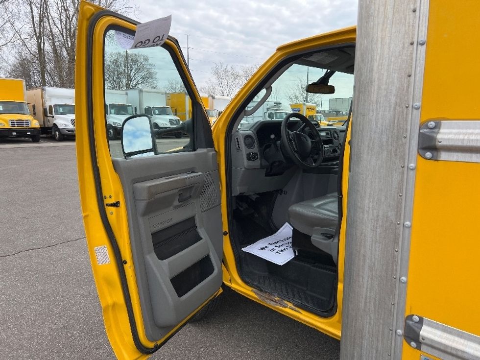 Light Duty Box Truck-Light and Medium Duty Trucks-Ford-2022-E350-Kalamazoo-MI-97,992\n\t\tmiles-$ 27,750 - Image 13