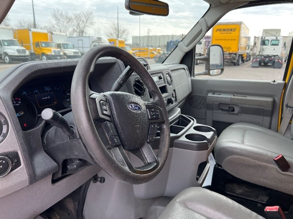 Light Duty Box Truck-Light and Medium Duty Trucks-Ford-2022-E350-Kalamazoo-MI-97,992\n\t\tmiles-$ 27,750 - Image 14