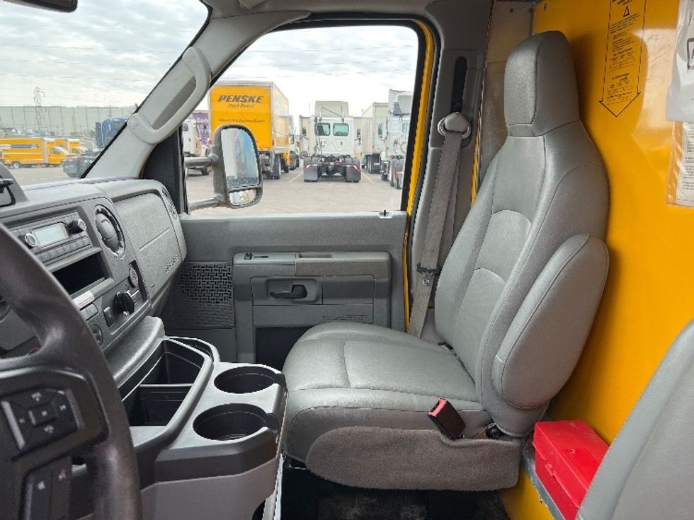 Light Duty Box Truck-Light and Medium Duty Trucks-Ford-2022-E350-Kalamazoo-MI-97,992\n\t\tmiles-$ 27,750 - Image 16