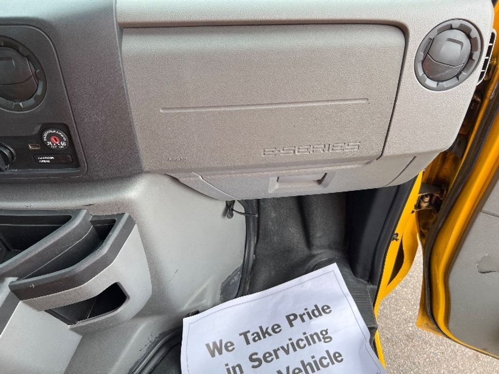 Light Duty Box Truck-Light and Medium Duty Trucks-Ford-2022-E350-Kalamazoo-MI-97,992\n\t\tmiles-$ 27,750 - Image 18