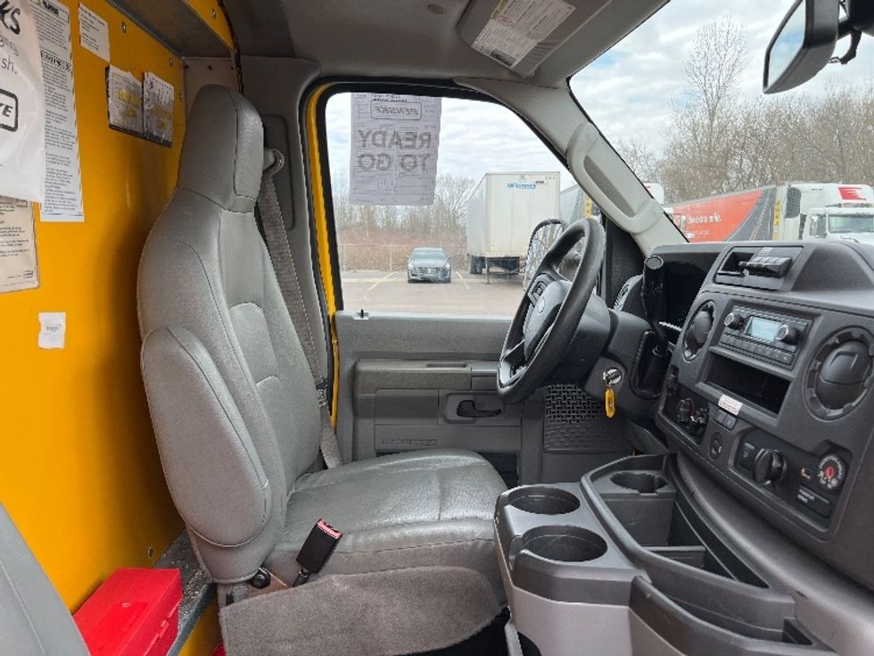 Light Duty Box Truck-Light and Medium Duty Trucks-Ford-2022-E350-Kalamazoo-MI-97,992\n\t\tmiles-$ 27,750 - Image 19