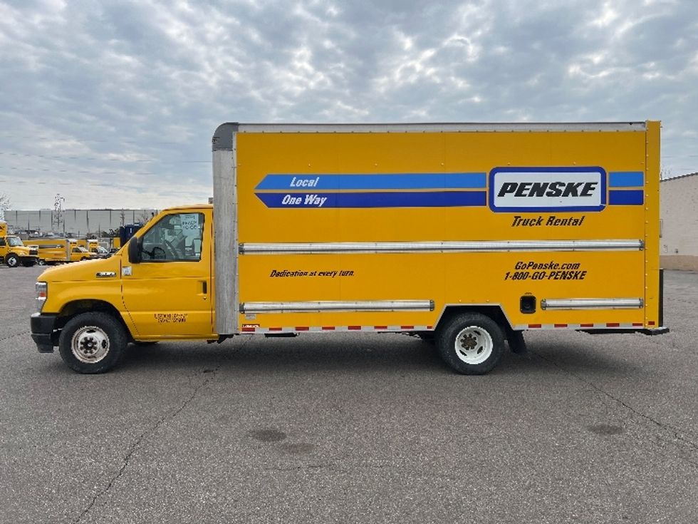 Light Duty Box Truck-Light and Medium Duty Trucks-Ford-2022-E350-Kalamazoo-MI-97,992\n\t\tmiles-$ 27,750 - Image 4