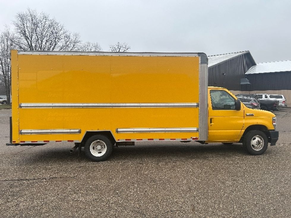 Light Duty Box Truck-Light and Medium Duty Trucks-Ford-2022-E350-Kalamazoo-MI-98,471\n\t\tmiles-$ 27,750 - Image 15
