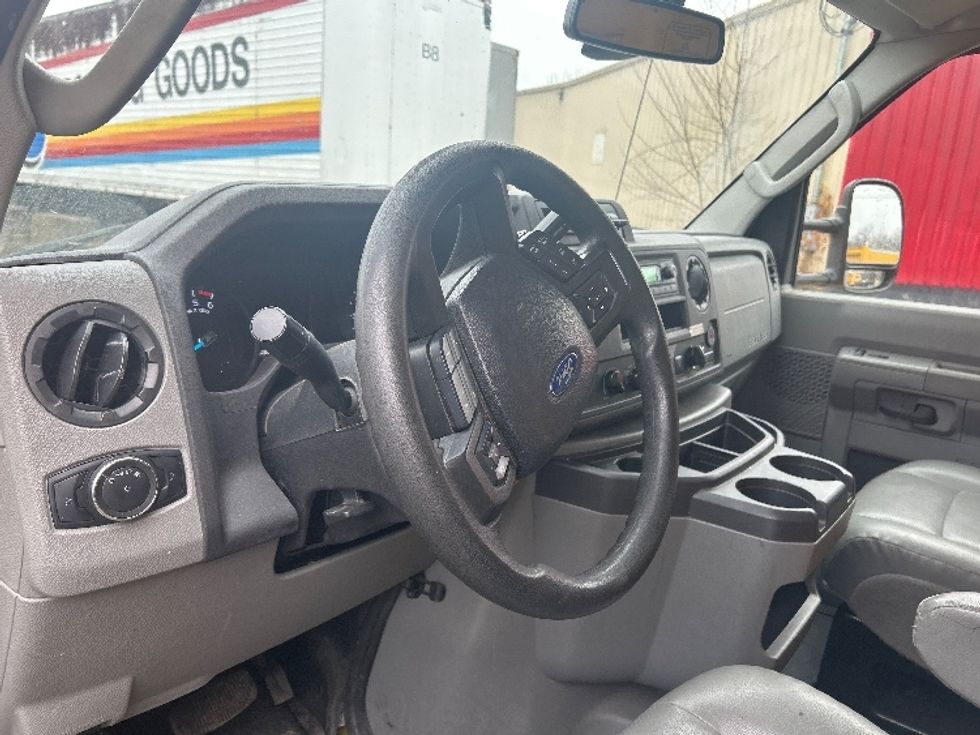 Light Duty Box Truck-Light and Medium Duty Trucks-Ford-2022-E350-Kalamazoo-MI-98,471\n\t\tmiles-$ 27,750 - Image 17