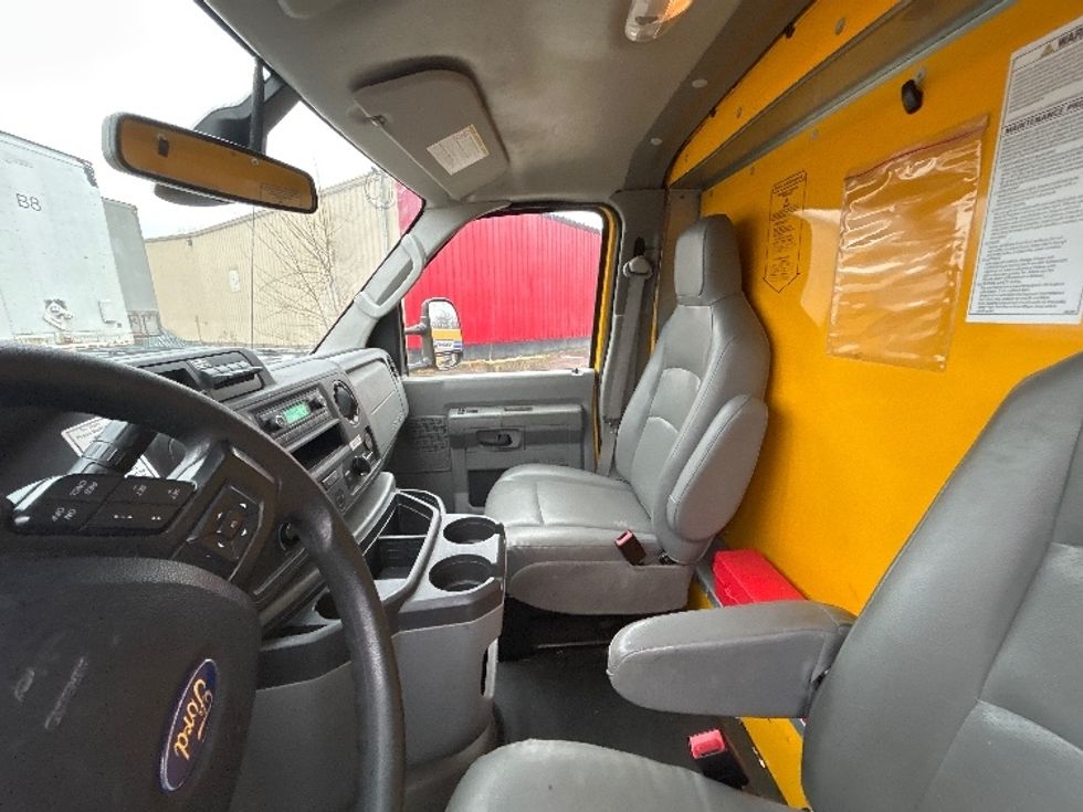 Light Duty Box Truck-Light and Medium Duty Trucks-Ford-2022-E350-Kalamazoo-MI-98,471\n\t\tmiles-$ 27,750 - Image 19