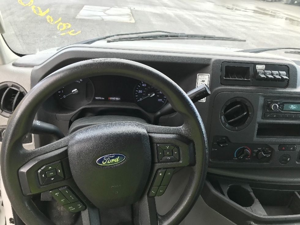 Light Duty Box Truck-Light and Medium Duty Trucks-Ford-2022-E350-Kansas City-MO-100,578\n\t\tmiles-$ 31,250 - Image 17