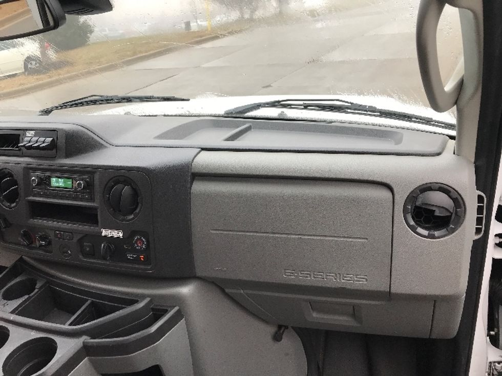 Light Duty Box Truck-Light and Medium Duty Trucks-Ford-2022-E350-Kansas City-MO-100,578\n\t\tmiles-$ 31,250 - Image 20