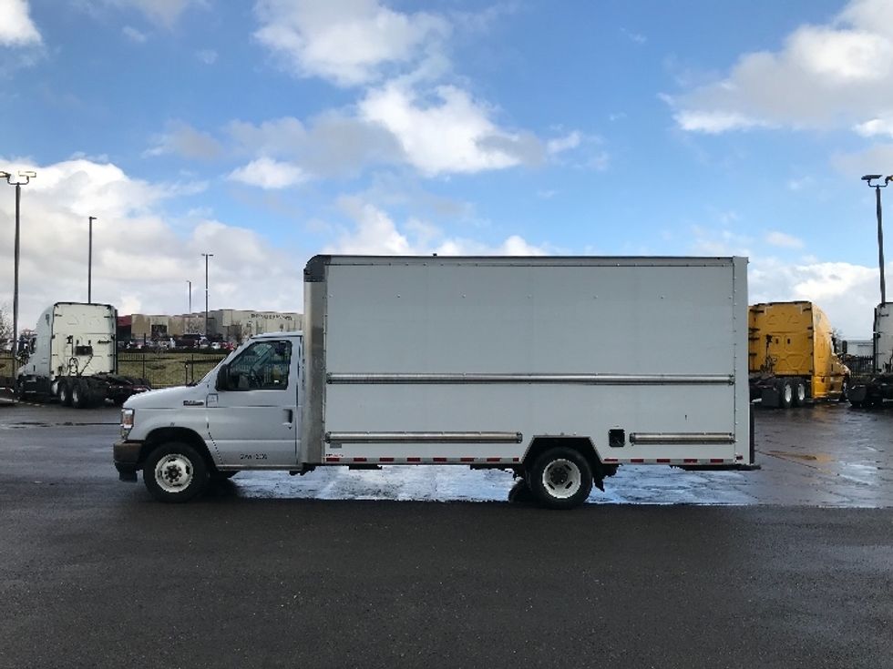 Light Duty Box Truck-Light and Medium Duty Trucks-Ford-2022-E350-Kansas City-MO-100,578\n\t\tmiles-$ 31,250 - Image 4