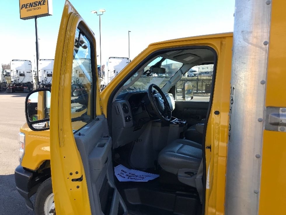 Light Duty Box Truck-Light and Medium Duty Trucks-Ford-2022-E350-Kansas City-MO-119,736\n\t\tmiles-$ 25,000 - Image 15