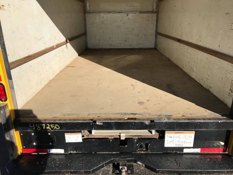 Light Duty Box Truck-Light and Medium Duty Trucks-Ford-2022-E350-Kansas City-MO-119,736\n\t\tmiles-$ 25,000 - Image 9