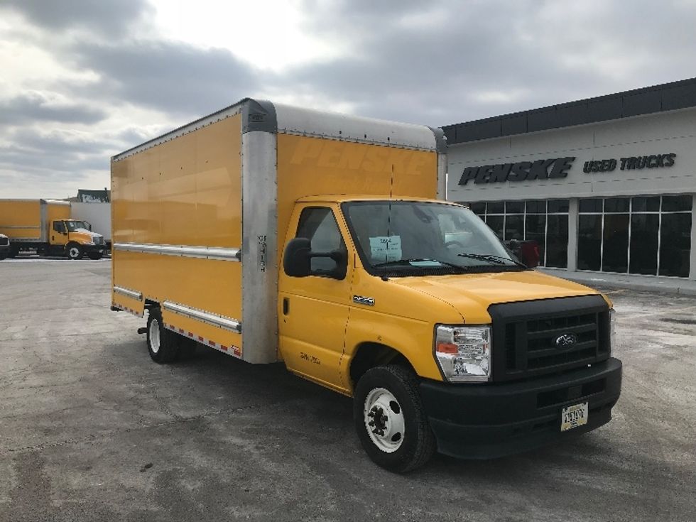 Light Duty Box Truck-Light and Medium Duty Trucks-Ford-2022-E350-Kansas City-MO-88,407\n\t\tmiles-$ 29,000 - Image 1