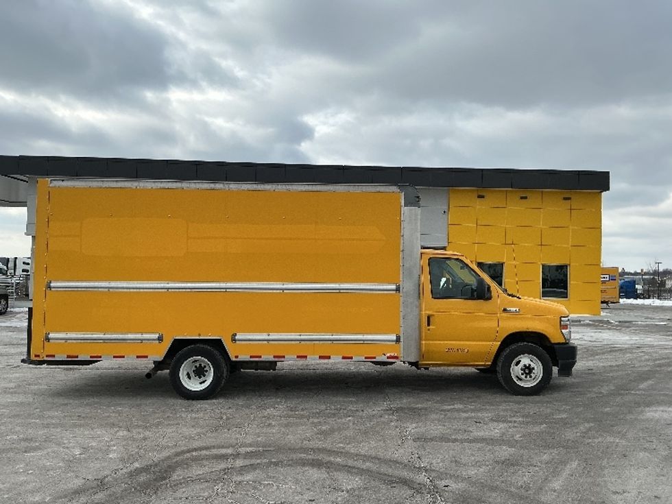 Light Duty Box Truck-Light and Medium Duty Trucks-Ford-2022-E350-Kansas City-MO-88,407\n\t\tmiles-$ 29,000 - Image 15