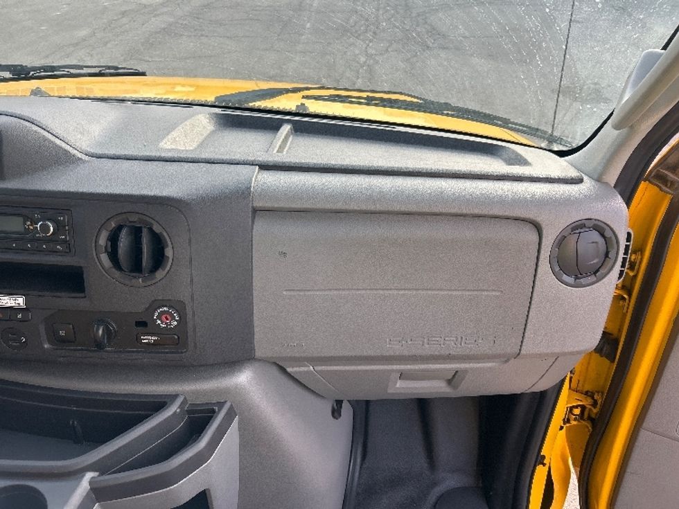 Light Duty Box Truck-Light and Medium Duty Trucks-Ford-2022-E350-Kansas City-MO-88,407\n\t\tmiles-$ 29,000 - Image 21