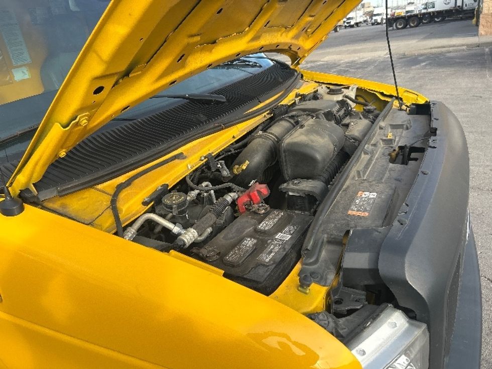 Light Duty Box Truck-Light and Medium Duty Trucks-Ford-2022-E350-Kansas City-MO-88,407\n\t\tmiles-$ 29,000 - Image 23