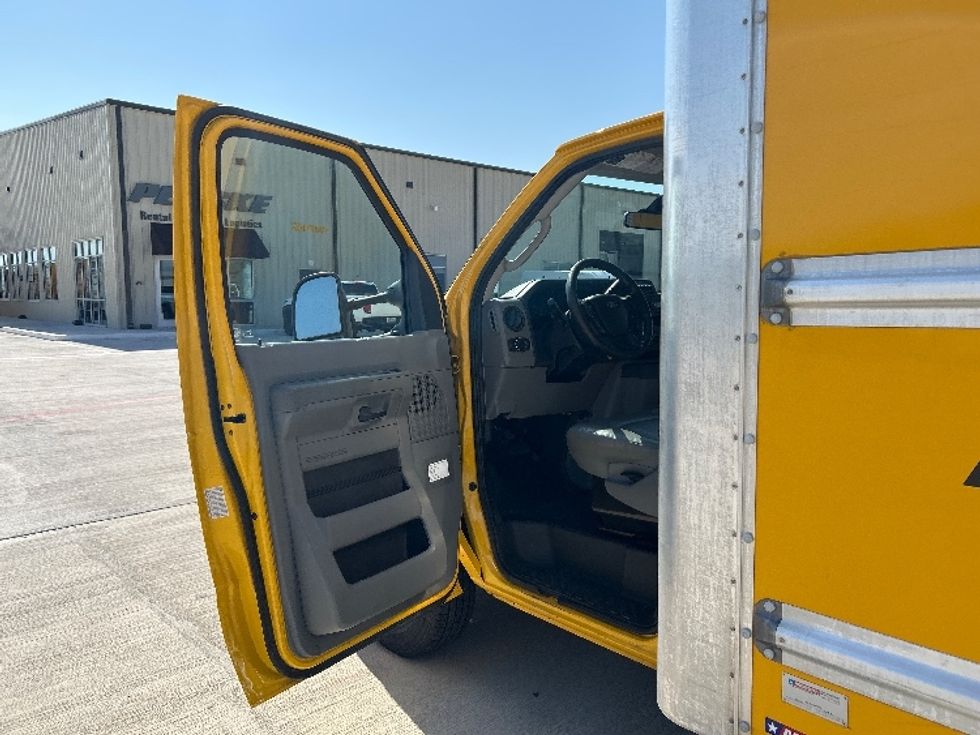 Light Duty Box Truck-Light and Medium Duty Trucks-Ford-2022-E350-Katy-TX-101,117\n\t\tmiles-$ 27,750 - Image 16