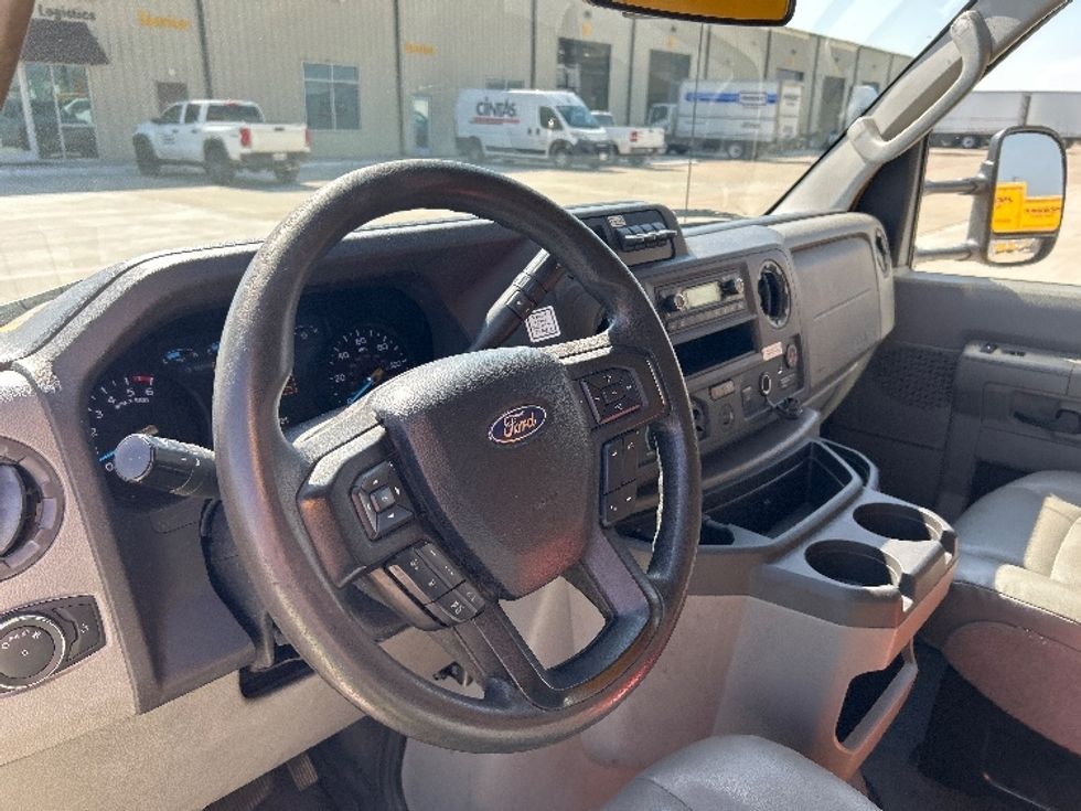 Light Duty Box Truck-Light and Medium Duty Trucks-Ford-2022-E350-Katy-TX-101,117\n\t\tmiles-$ 27,750 - Image 17