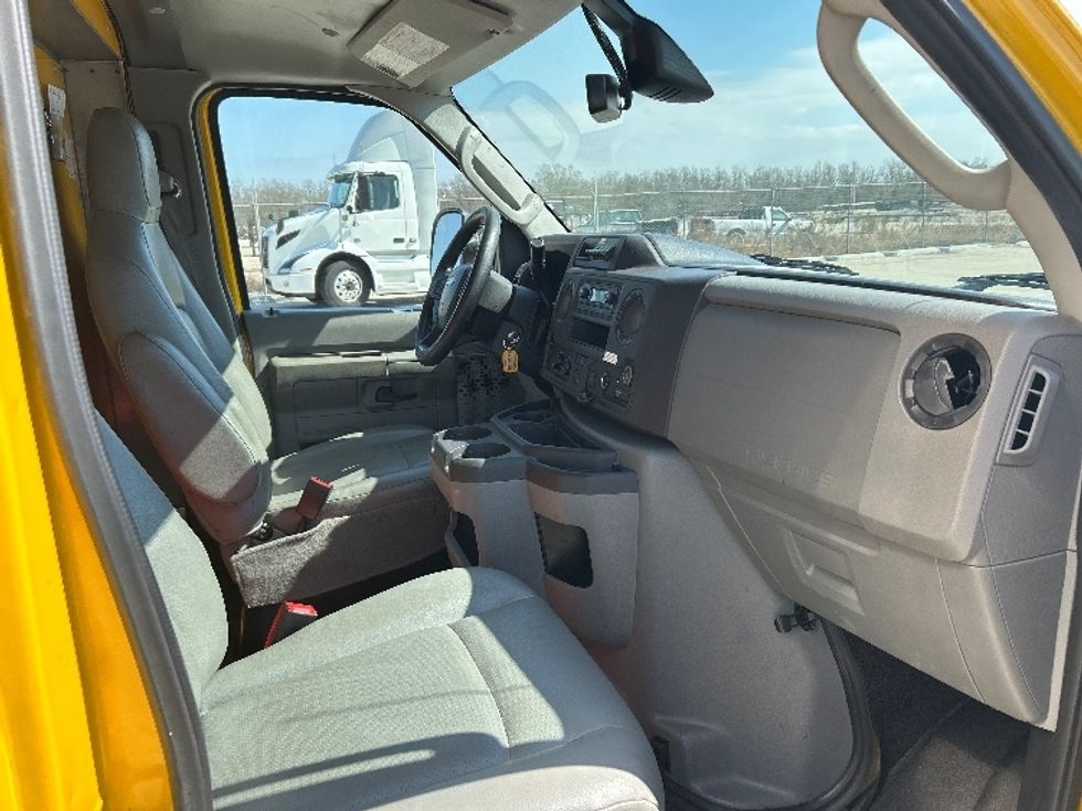 Light Duty Box Truck-Light and Medium Duty Trucks-Ford-2022-E350-Katy-TX-101,117\n\t\tmiles-$ 27,750 - Image 22