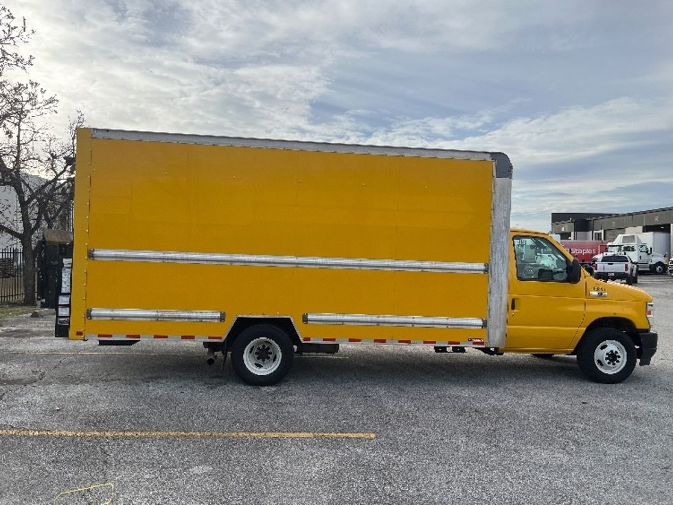 Light Duty Box Truck-Light and Medium Duty Trucks-Ford-2022-E350-Katy-TX-72,842\n\t\tmiles-$ 31,500 - Image 13