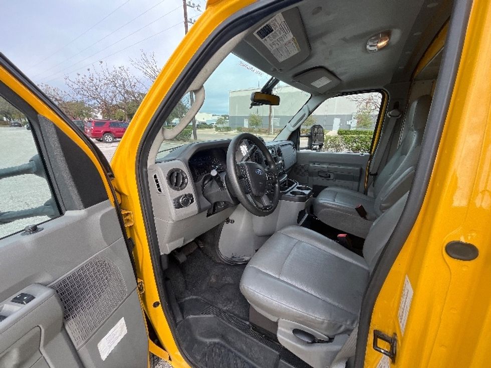 Light Duty Box Truck-Light and Medium Duty Trucks-Ford-2022-E350-Katy-TX-72,842\n\t\tmiles-$ 31,500 - Image 14