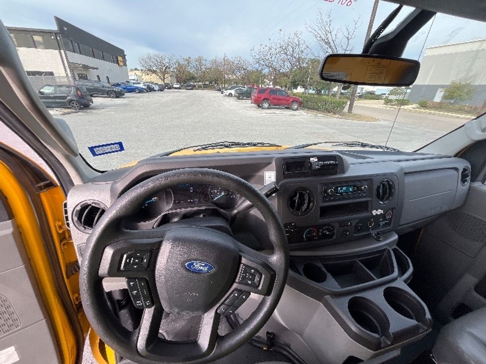 Light Duty Box Truck-Light and Medium Duty Trucks-Ford-2022-E350-Katy-TX-72,842\n\t\tmiles-$ 31,500 - Image 16