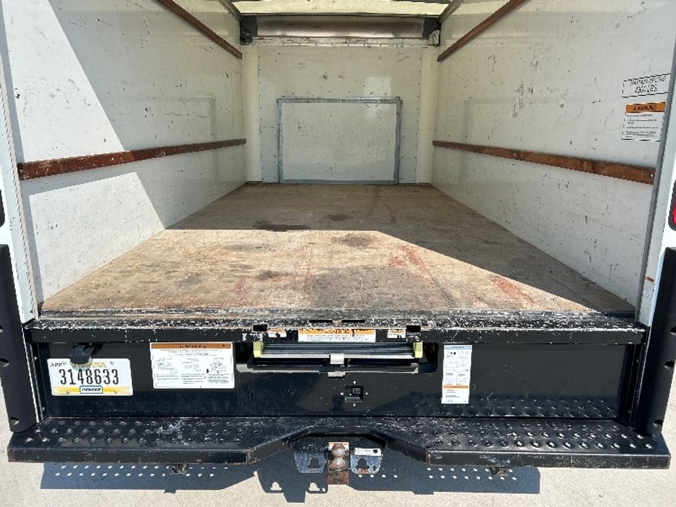 Light Duty Box Truck-Light and Medium Duty Trucks-Ford-2022-E350-Katy-TX-86,687\n\t\tmiles-$ 32,000 - Image 10