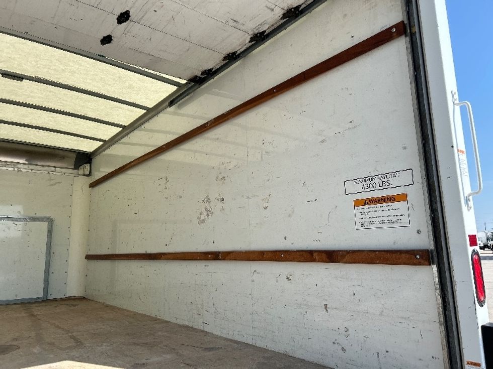 Light Duty Box Truck-Light and Medium Duty Trucks-Ford-2022-E350-Katy-TX-86,687\n\t\tmiles-$ 32,000 - Image 12