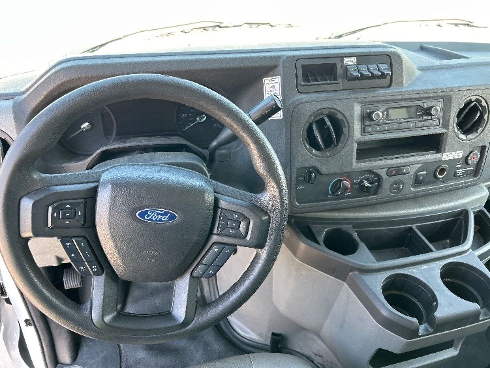 Light Duty Box Truck-Light and Medium Duty Trucks-Ford-2022-E350-Katy-TX-86,687\n\t\tmiles-$ 32,000 - Image 18