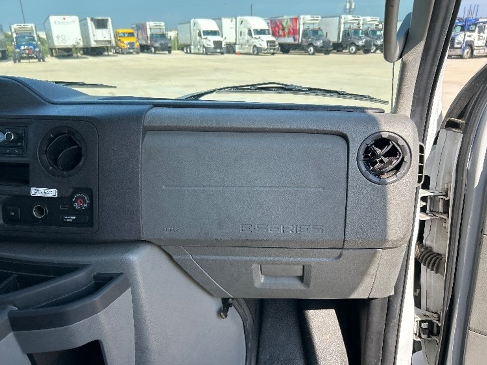 Light Duty Box Truck-Light and Medium Duty Trucks-Ford-2022-E350-Katy-TX-86,687\n\t\tmiles-$ 32,000 - Image 21