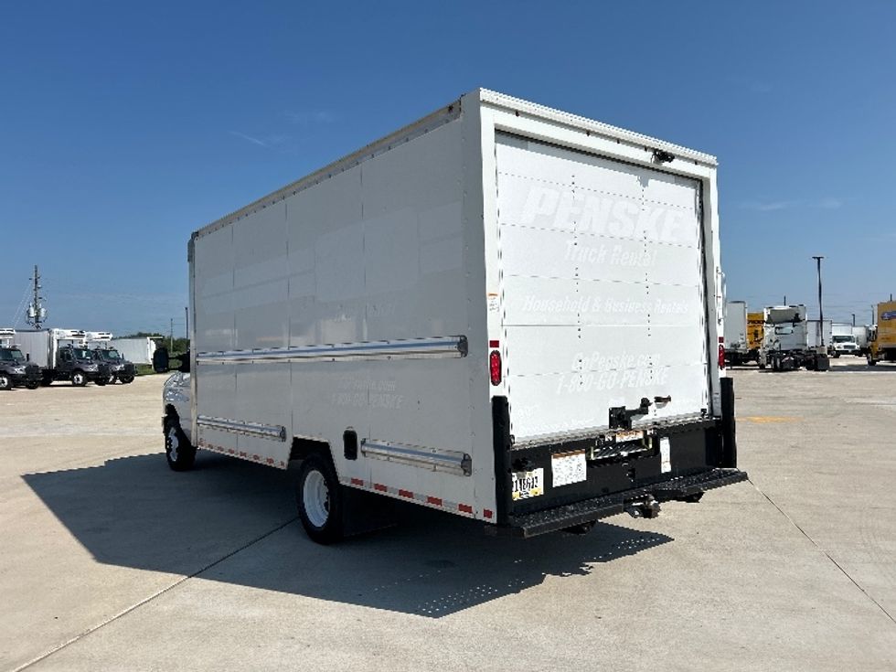 Light Duty Box Truck-Light and Medium Duty Trucks-Ford-2022-E350-Katy-TX-86,687\n\t\tmiles-$ 32,000 - Image 6