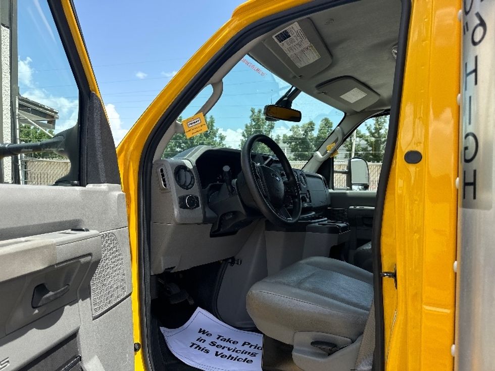 Light Duty Box Truck-Light and Medium Duty Trucks-Ford-2022-E350-Katy-TX-88,929\n\t\tmiles-$ 29,250 - Image 15
