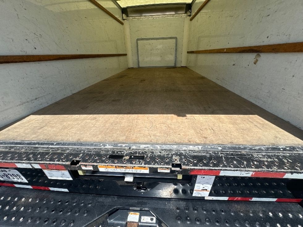 Light Duty Box Truck-Light and Medium Duty Trucks-Ford-2022-E350-Katy-TX-88,929\n\t\tmiles-$ 29,250 - Image 9