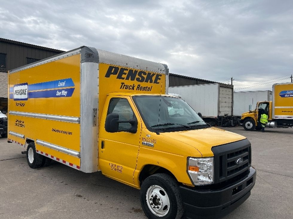 Light Duty Box Truck-Light and Medium Duty Trucks-Ford-2022-E350-Katy-TX-93,635\n\t\tmiles-$ 28,500 - Image 1